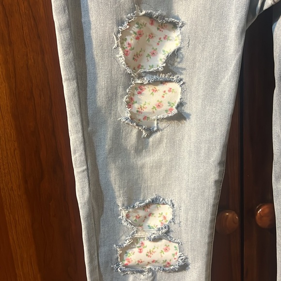 Judy Blue Skinny Fit Patchwork Jeans - Picture 3 of 10